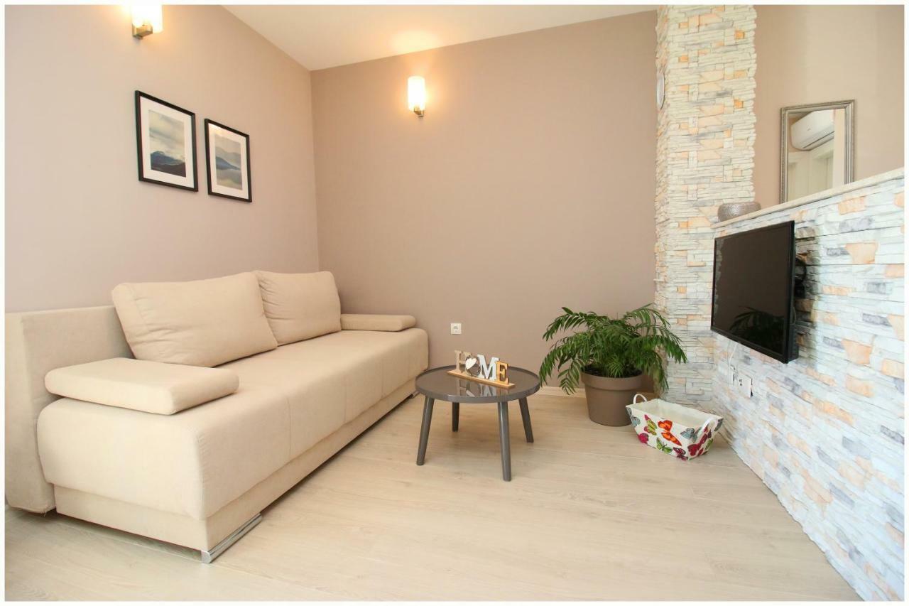 Apartments Silver Beauty โรกอซนิซา ภายนอก รูปภาพ