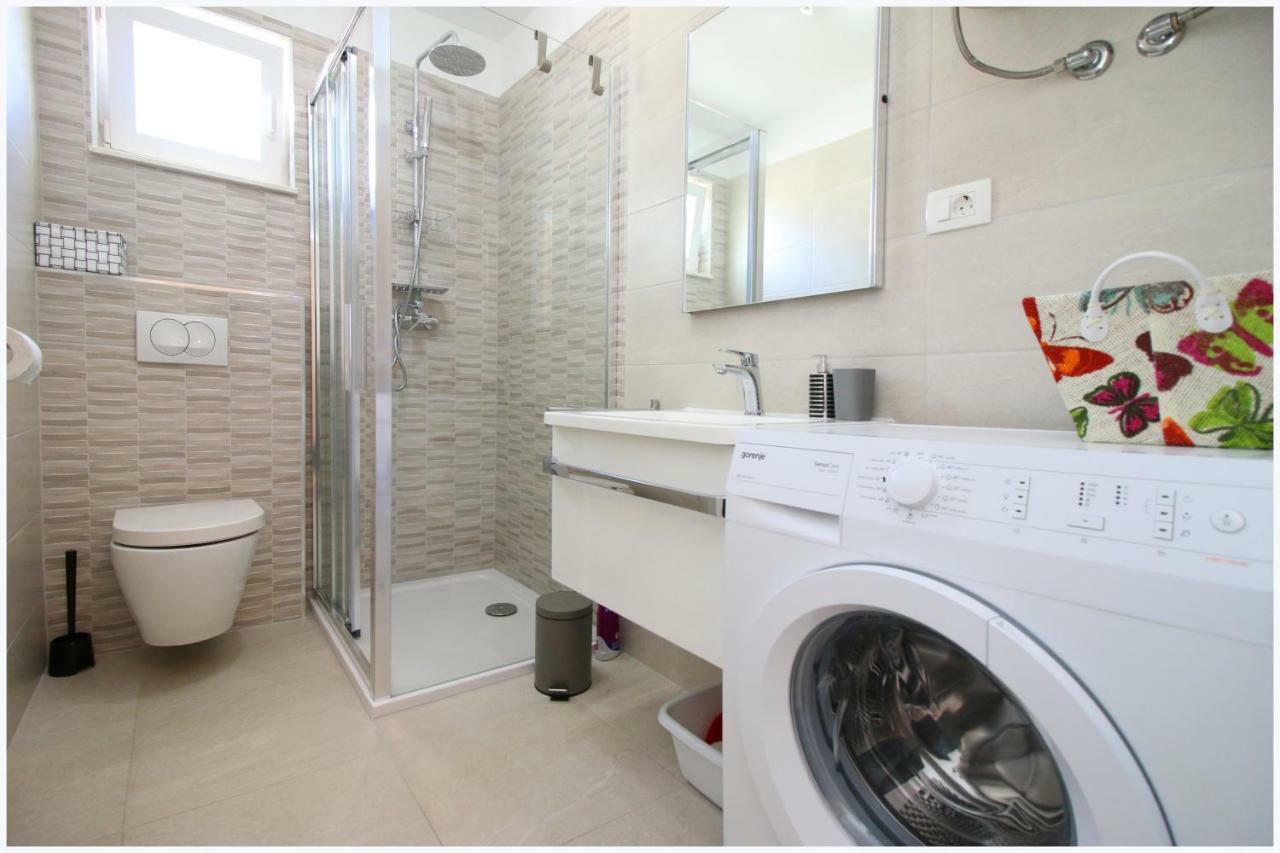 Apartments Silver Beauty โรกอซนิซา ภายนอก รูปภาพ