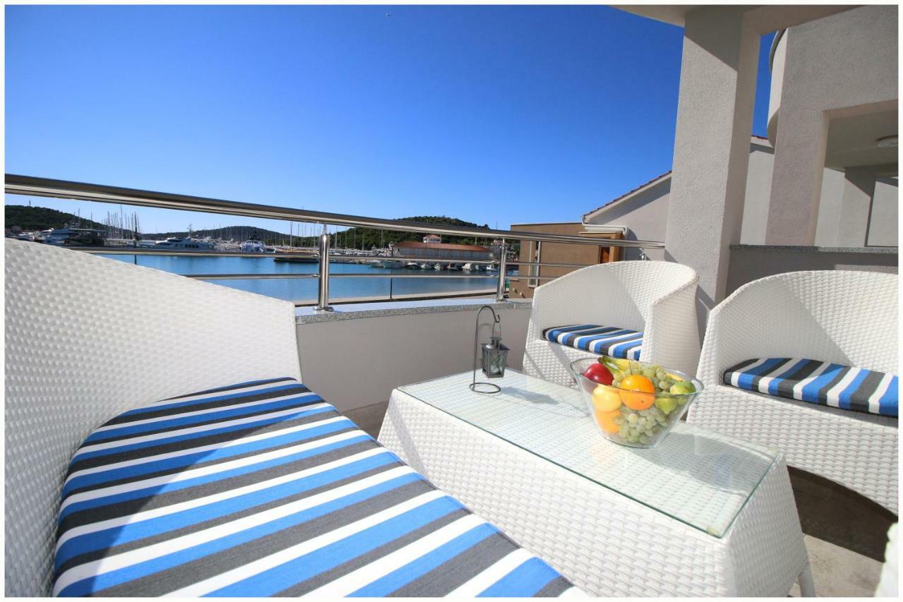 Apartments Silver Beauty โรกอซนิซา ภายนอก รูปภาพ
