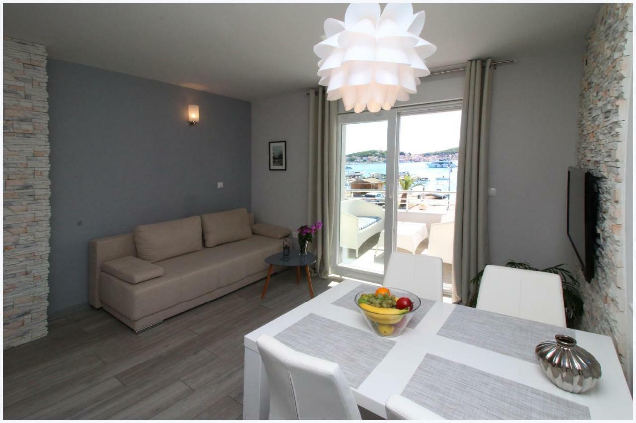 Apartments Silver Beauty โรกอซนิซา ภายนอก รูปภาพ